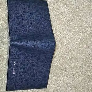 Because I have a identical wallet so I don't need2